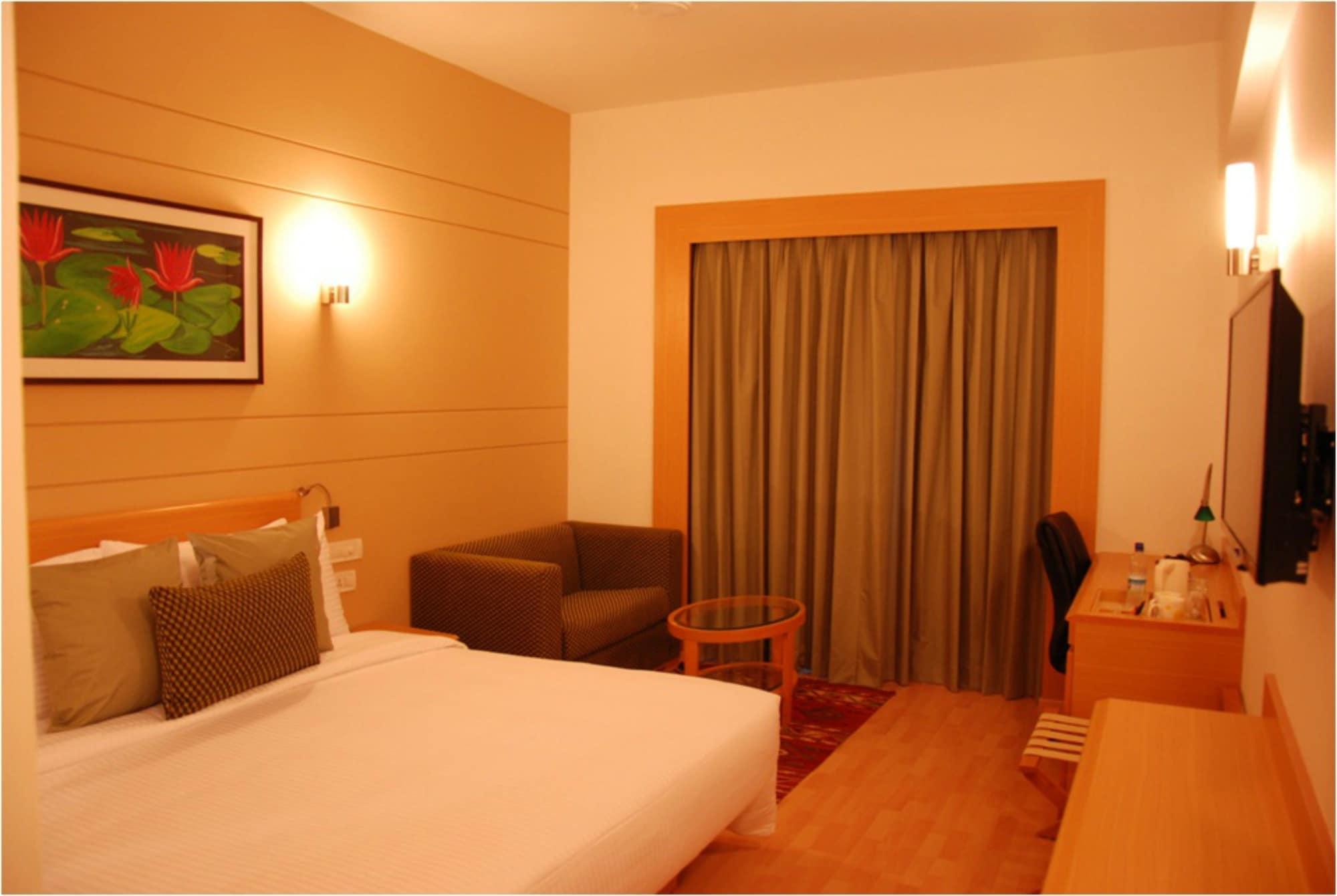 Lemon Tree Hotel, Gachibowli, Hyderabad Exterior photo