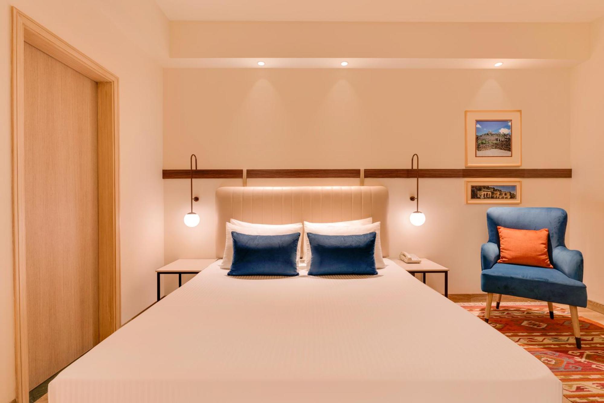 Lemon Tree Hotel, Gachibowli, Hyderabad Exterior photo