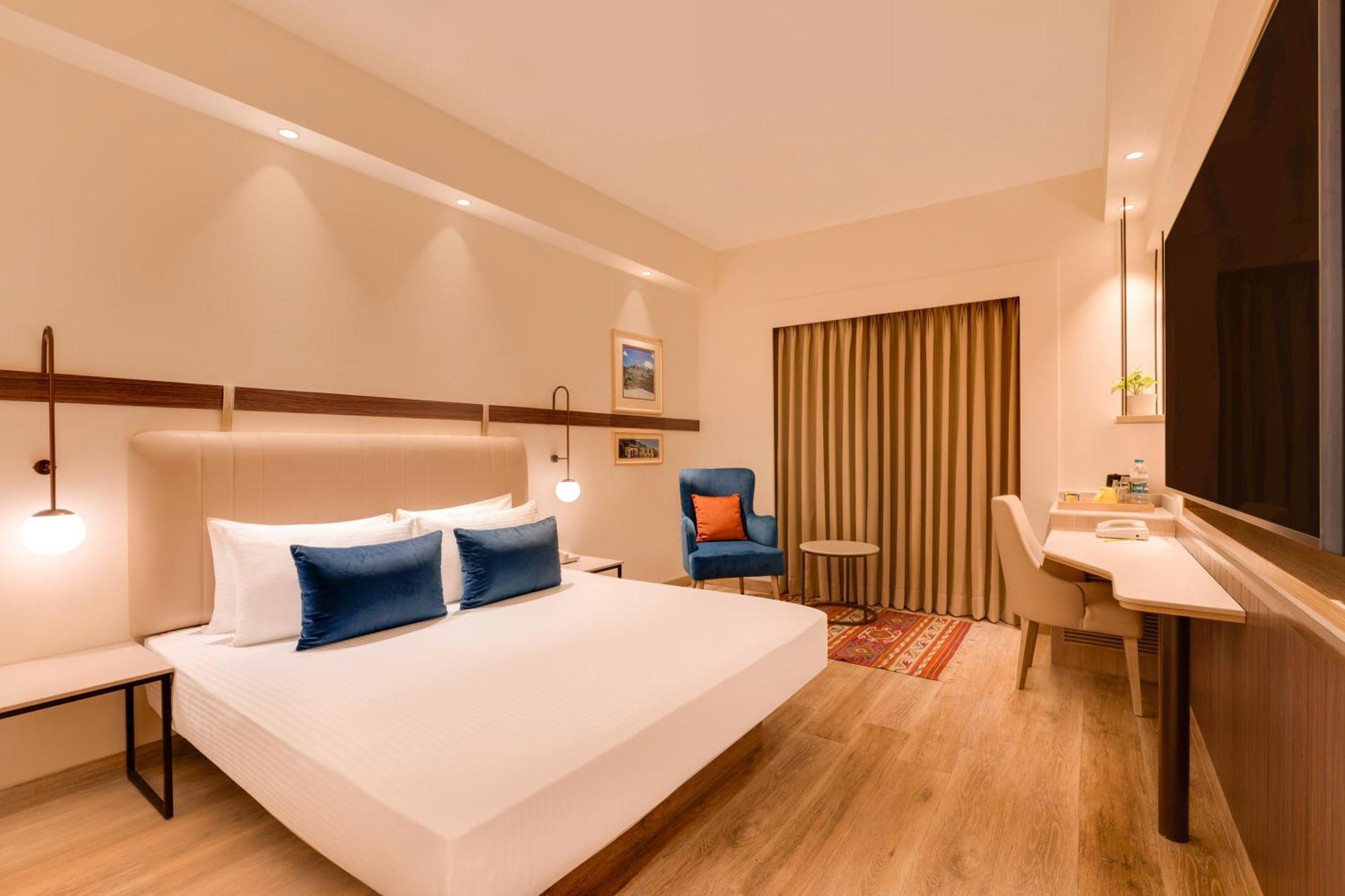Lemon Tree Hotel, Gachibowli, Hyderabad Exterior photo