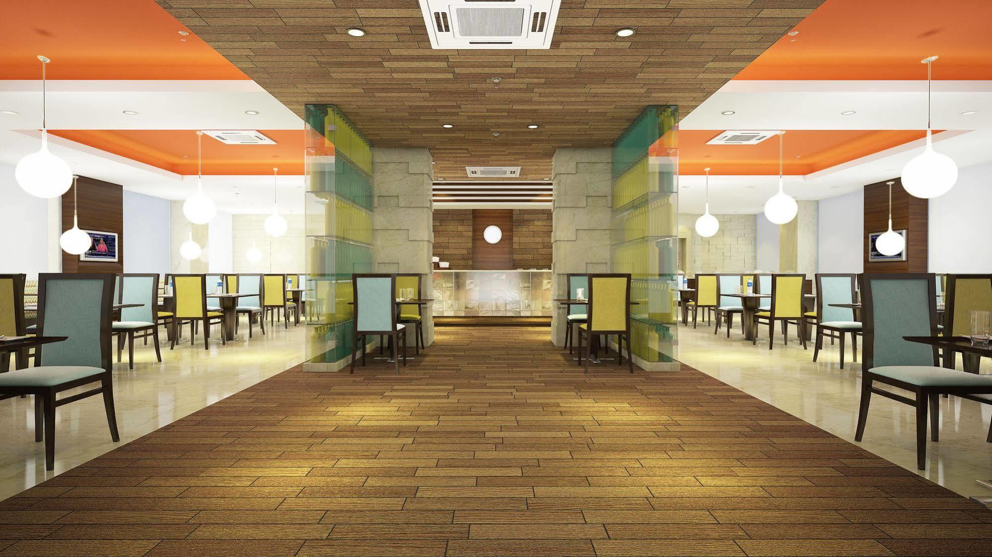 Lemon Tree Hotel, Gachibowli, Hyderabad Exterior photo